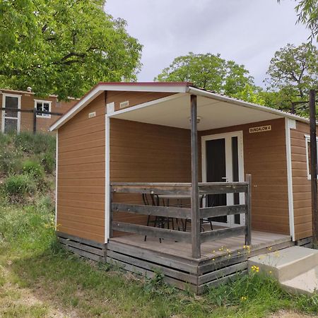 Camping Las Nogueras De Нерпио Екстериор снимка