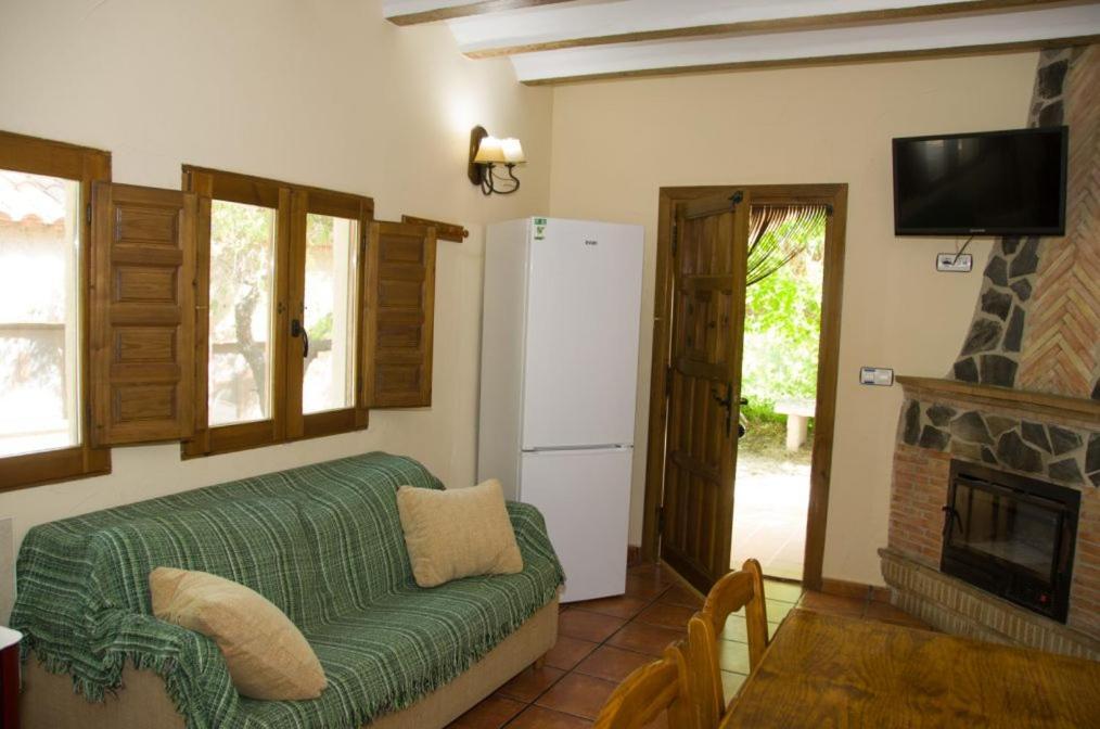 Camping Las Nogueras De Нерпио Екстериор снимка