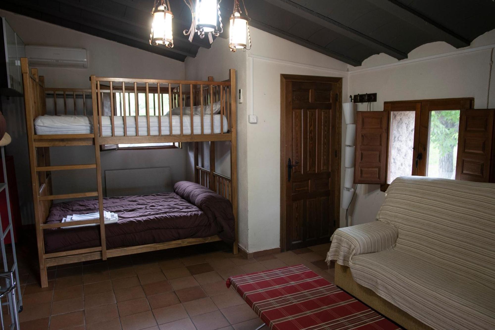 Camping Las Nogueras De Нерпио Екстериор снимка