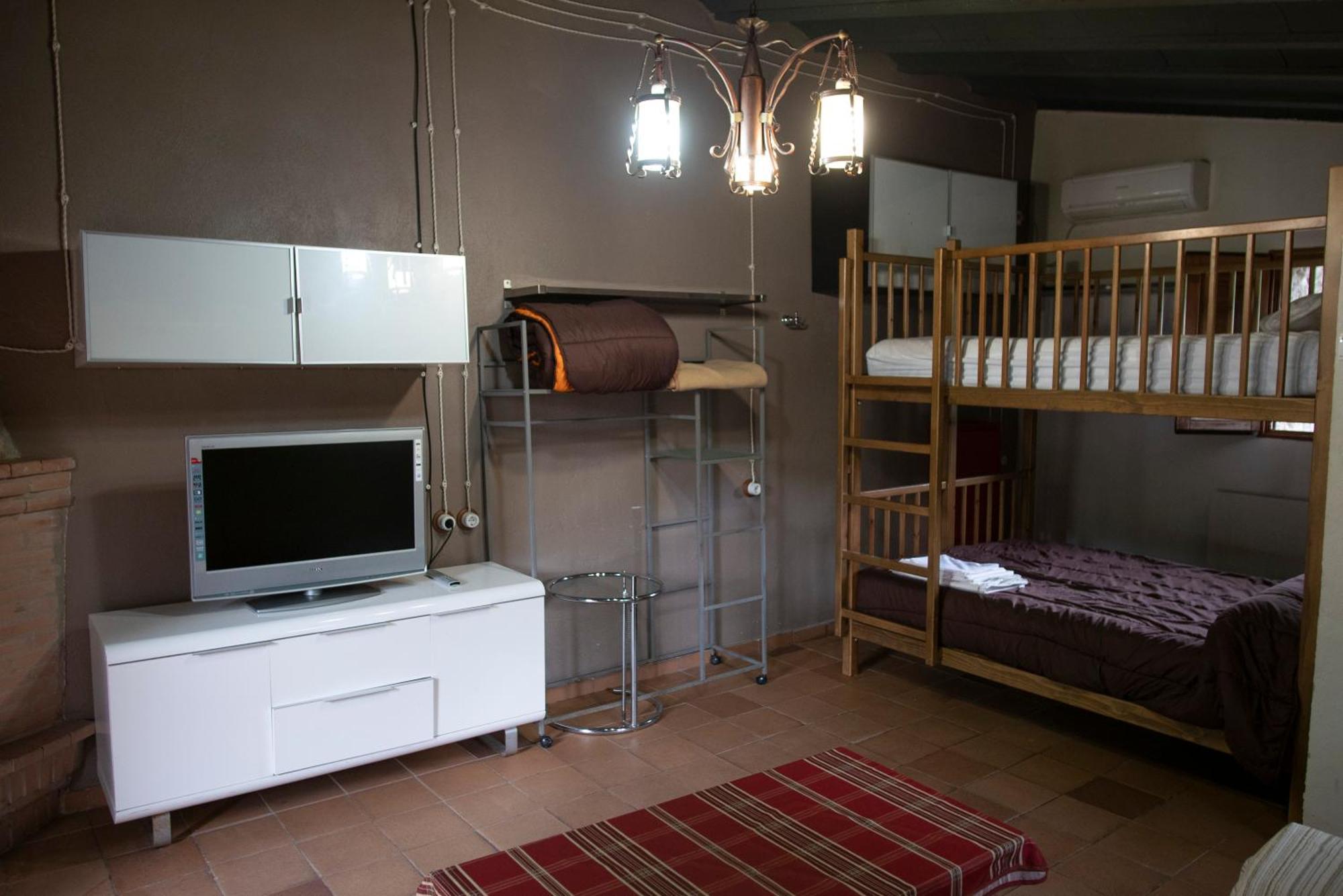 Camping Las Nogueras De Нерпио Екстериор снимка